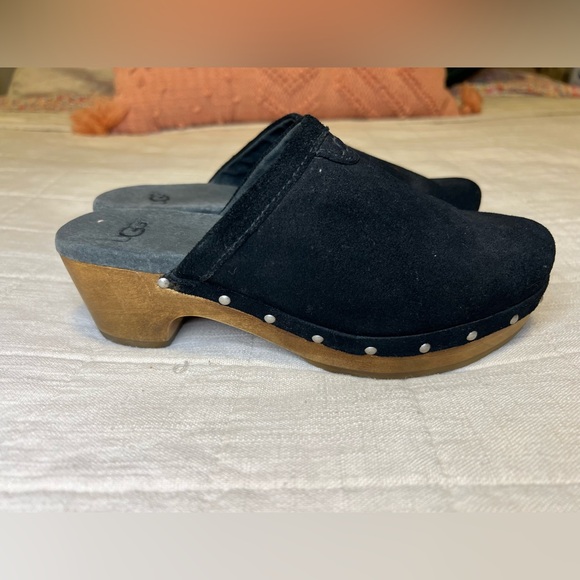 UGG Abbie Suede Leather - Picture 1 of 4